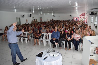Mulheres são homenageadas em evento em Jacinto Machado