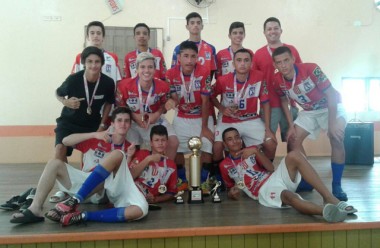 FMCE de I&ccedil;ara vence invicto Torneio Sub-17 em Urussanga