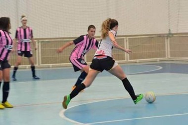 Projetando competição feminina, FME promove torneio de futsal