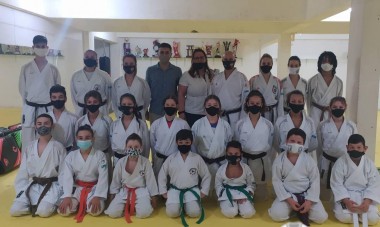 Equipe de Karatê de Içara participa de grande treino em Florianópolis