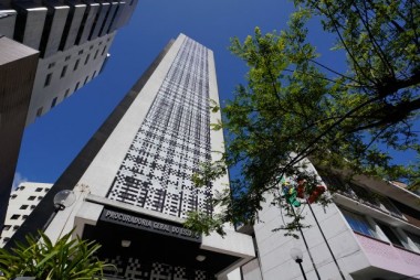  A Procuradoria-Geral do Estado esclarece n&atilde;o estar cobrando grandes devedores
