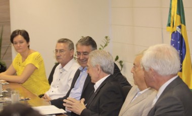 Acordo com reajuste do m&iacute;nimo regional &eacute; apresentado