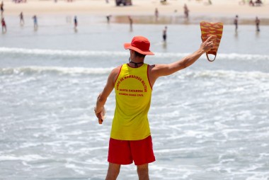 Esta&ccedil;&atilde;o Ver&atilde;o: Corpo de Bombeiros registra 113 ocorr&ecirc;ncias envolvendo &aacute;guas-vivas