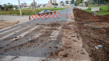 Governo de Içara está revitalizando calçadas da avenida Manoel Gregório Pacheco