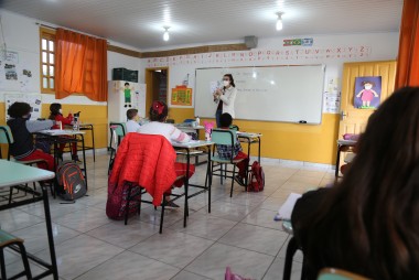 Os alunos da rede municipal de ensino de I&ccedil;ara conquistam 24 medalhas na OBA 