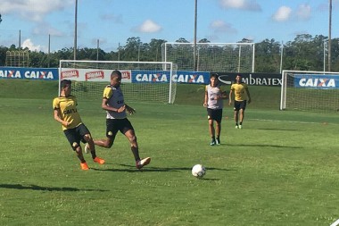 Crici&uacute;ma E.C. treina forte parte t&eacute;cnica no CT