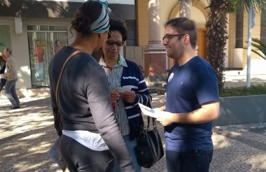 Max Amaral coloca campanha nas ruas de Içara