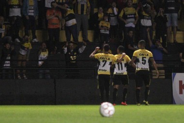 Crici&uacute;ma supera o Goi&aacute;s no jogo da &uacute;ltima sexta-feira