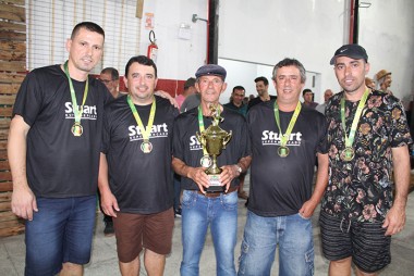 Stusrt conquista Municipal de Bocha de Maracaj&aacute;