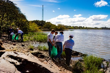#LIMPEOLAGOGUA&Iacute;BA a&ccedil;&atilde;o que ajuda a construir uma Porto Alegre melhor