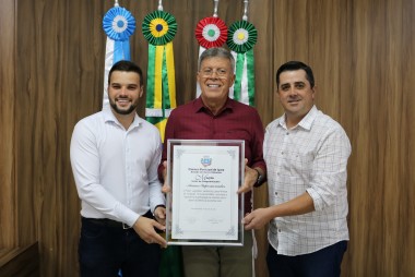 Abimar Supermercados recebe mo&ccedil;&atilde;o do Legislativo pelos 44 anos