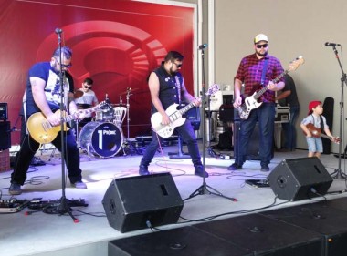 Encontro de Motos movimenta feriado no Crici&uacute;ma Shopping