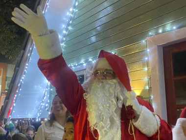 I&ccedil;ara (SC) celebra in&iacute;cio do 2&ordm; Natal Encantado com a chegada do Papai Noel
