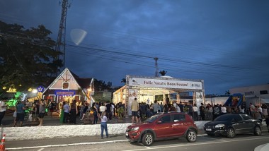 Apresenta&ccedil;&otilde;es art&iacute;sticas e musicais de Natal encantam p&uacute;blico em MF