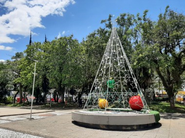 Papai Noel vai pousar de balão na Praça da Matriz São Donato
