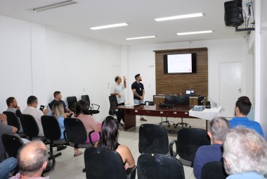 Nova Lei de Licita&ccedil;&atilde;o &eacute; abordada na C&acirc;mara Municipal de I&ccedil;ara (SC)