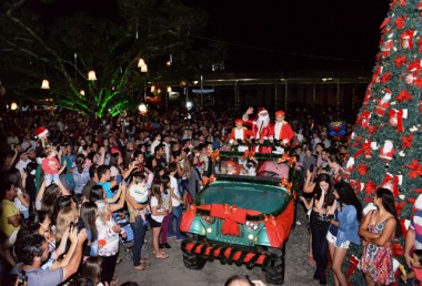 Apresentações culturais e shows marcam a segunda noite do Natal Encantado de Jacinto Machado 