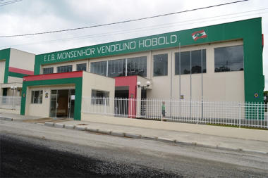 Novas escolas s&atilde;o inauguradas na Regional de Itaja&iacute;