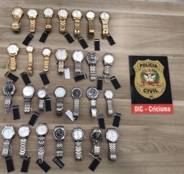 Polícia Civil recupera 28 relógios roubados de joalheira em Criciúma