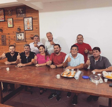 Representantes do PDT i&ccedil;arense participam de encontro em Sider&oacute;polis