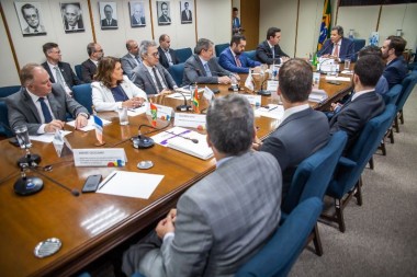 Pelo Estado: menos juros e mais educa&ccedil;&atilde;o em Santa Catarina 