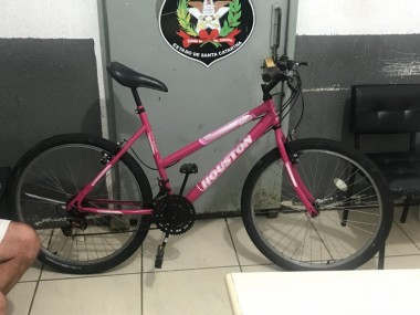 Ladrão de bicicleta é detido pela Polícia Militar de Içara no Bairro Marili