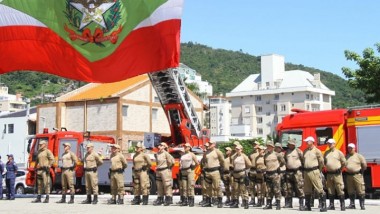 Pol&iacute;cia Militar realiza promo&ccedil;&atilde;o de pra&ccedil;as e oficiais em todo o estado