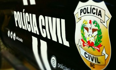 Polícia Civil indicia homem e mulher por roubos de celulares em Criciúma