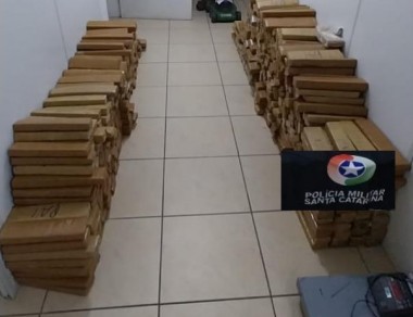PM apreende 747 pacotes de maconha no Bairro Rio dos Anjos em I&ccedil;ara (SC)