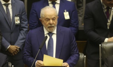 No primeiro dia Lula cumpre promessas e revoga decretos de Bolsonaro