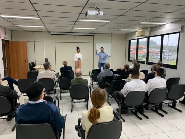 Zefiro Giassi abre as portas do grupo para conhecer as ideias de Michels e Bia