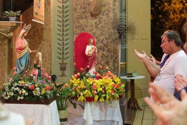 Peregrina&ccedil;&atilde;o da imagem de Sagrado Cora&ccedil;&atilde;o de Jesus 