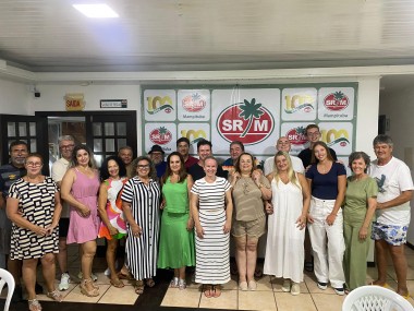 Torneio &ldquo;Ver&atilde;o Mampi&rdquo; de Canastra para Casais agita Balne&aacute;rio Rinc&atilde;o (SC)