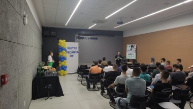 Profissionais da Hipper Freios integram turma do T&eacute;cnico em Eletromec&acirc;nica 