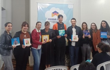 Acad&ecirc;micos de Design da UniSatc ilustram livros para crian&ccedil;as da Nossa Casa