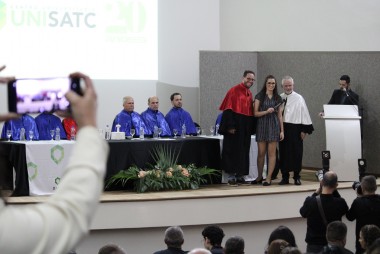 Formatura interna da UniSatc celebra conquista de formados em 10 cursos de graduação 