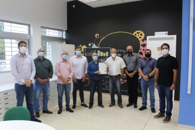 Parceria impulsiona vinda de fábrica de veículos elétricos em Criciúma