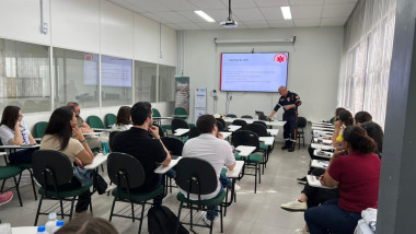 Profissionais da sa&uacute;de participam de capacita&ccedil;&atilde;o em primeiros socorros
