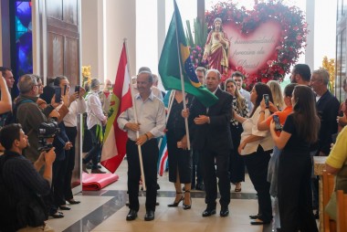 Governador Jorginho Mello participa da missa da Festa da Misericórdia em Içara (SC)
