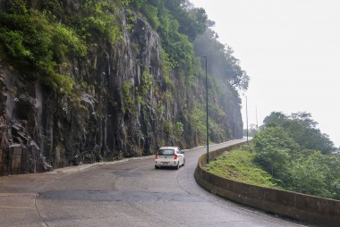 Serra do Rio do Rastro volta a ter tr&acirc;nsito liberado ap&oacute;s desprendimento de rocha