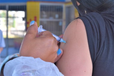 Sider&oacute;polis inicia vacina&ccedil;&atilde;o de Covid-19 em adolescentes