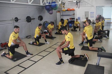Tigre faz treinamento com atividades espec&iacute;ficas e de for&ccedil;a