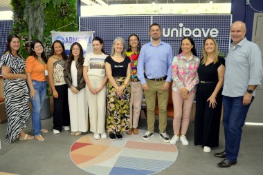 Unibave recebe comitiva colombiana da Câmara de Comércio de Medellín
