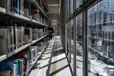Governo de Santa Catarina concede 31 mil bolsas universit&aacute;rias