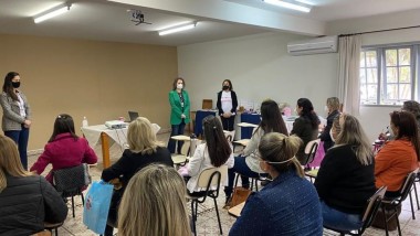 Secretaria Municipal de Educa&ccedil;&atilde;o realiza oficina Pedag&oacute;gica para professores