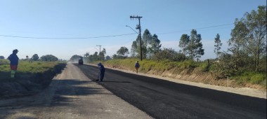 Com recursos pr&oacute;prios Governo reinicia obras na Rodovia dos Trilhos em I&ccedil;ara (SC)