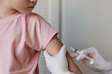 Governo dispensa obrigatoriedade da vacina contra Covid-19 para matrícula escolar