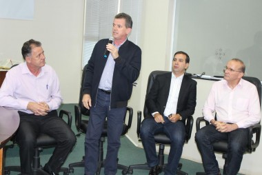 Prefeito e vice participam de reuni&atilde;o da Jacob Westrup