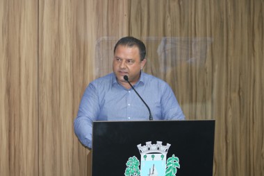 C&acirc;mara Municipal de I&ccedil;ara restabelece o nome da Rua Henrique Lage