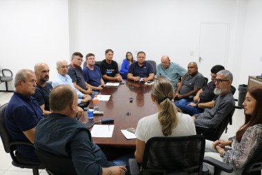 Manuten&ccedil;&atilde;o de ruas &eacute; debatido em reuni&atilde;o no Legilativo de I&ccedil;ara (SC)